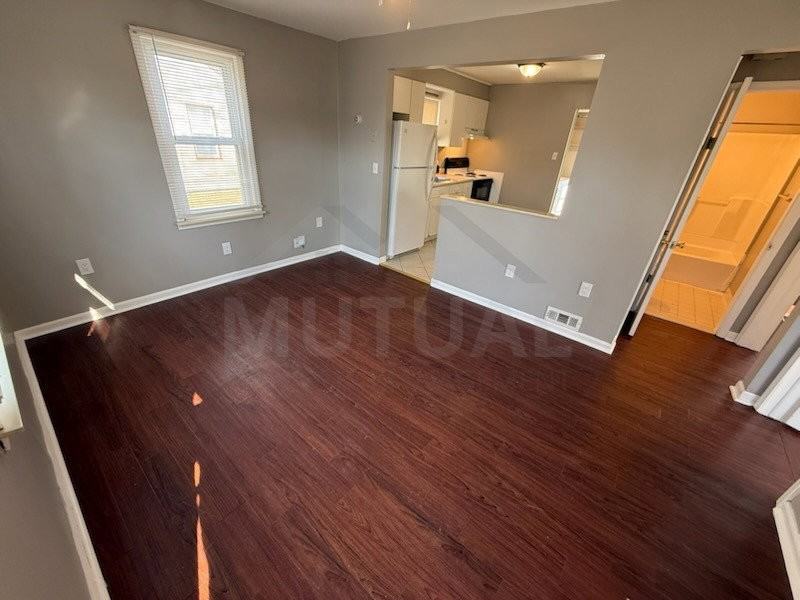 8902 Thorpe St - Photo 2 of 8