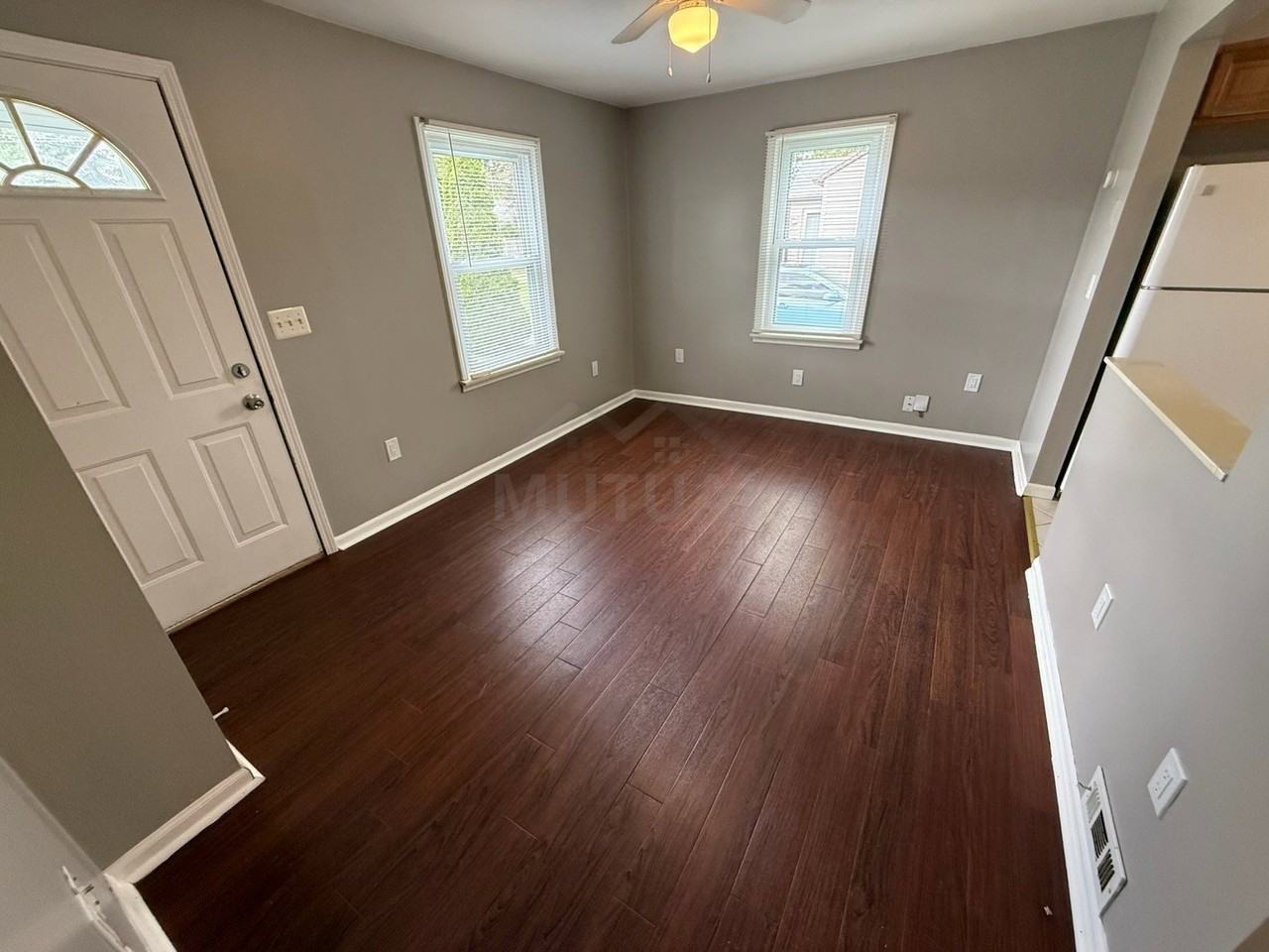 8902 Thorpe St - Photo 4 of 8