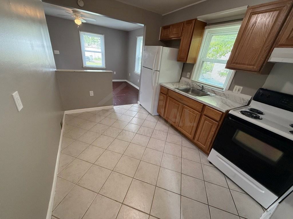 8902 Thorpe St - Photo 6 of 8
