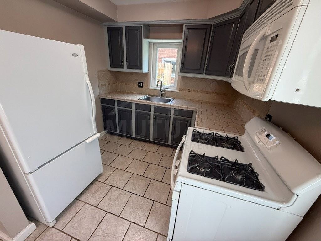 28124 Brentwood St - Photo 6 of 8