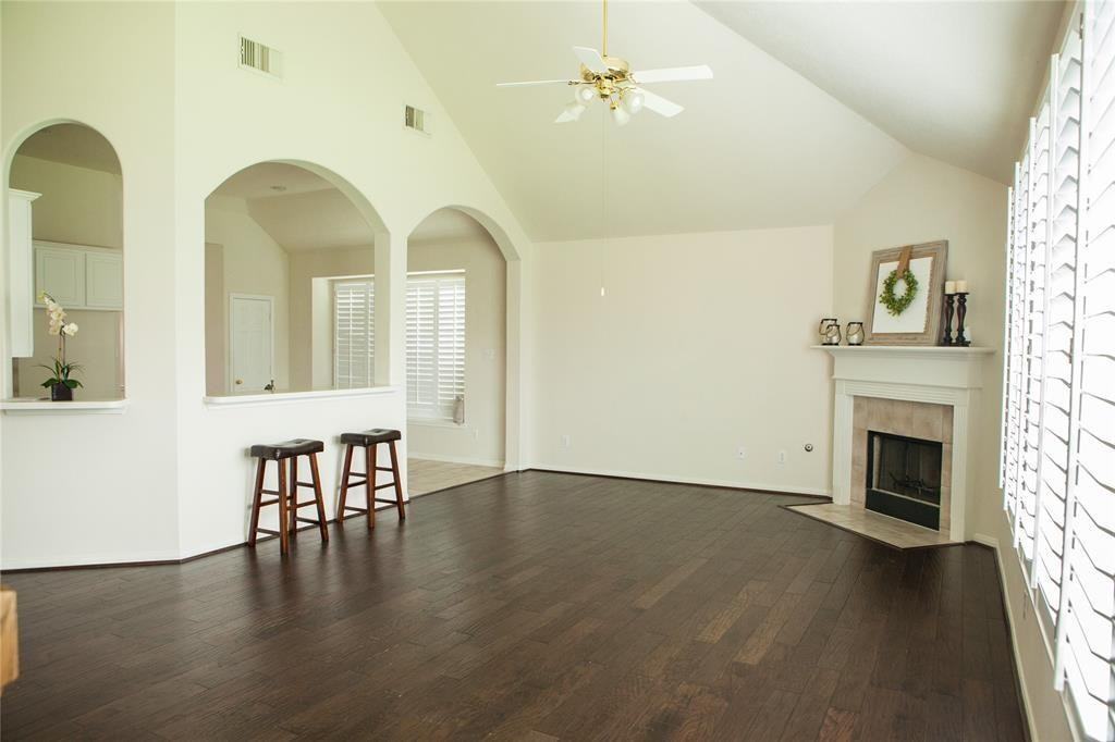 Worthington Dr - Photo 2 of 8