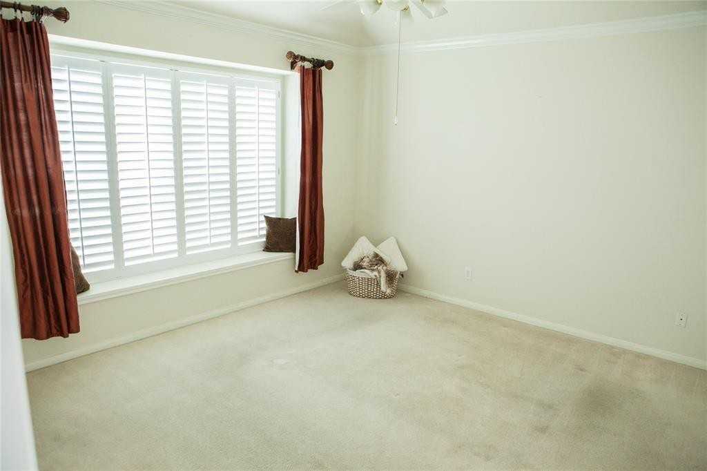 Worthington Dr - Photo 4 of 8