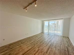 Brickell Ave - Photo 4 of 8