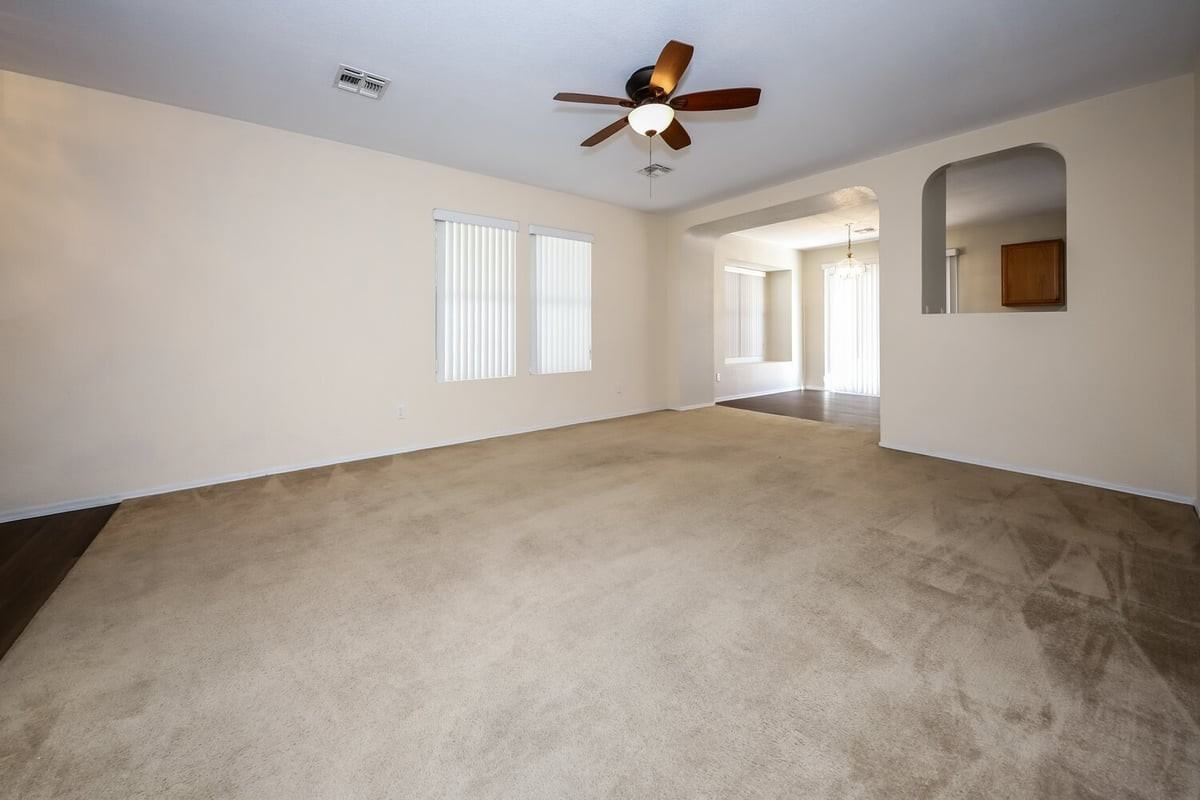 8761 E Green Branch Ln - Photo 5 of 25