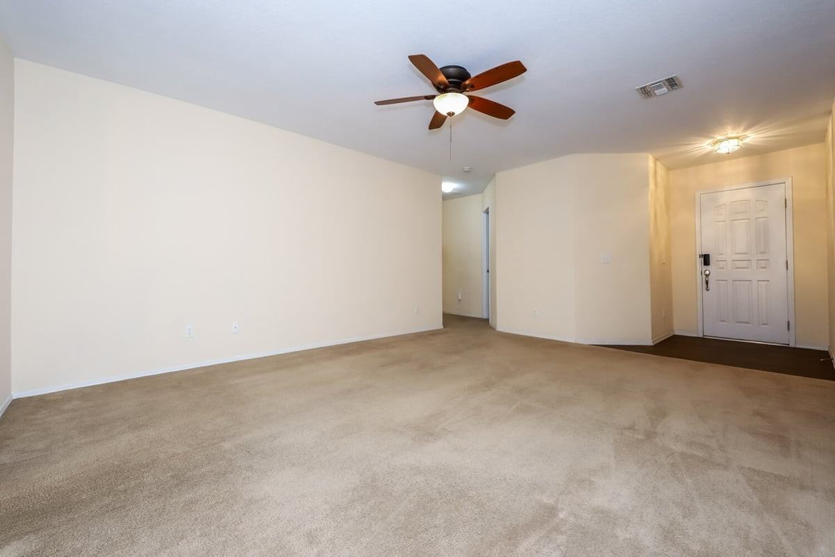 8761 E Green Branch Ln - Photo 6 of 25