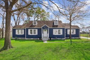 featured image of 801 Woodcrest Dr