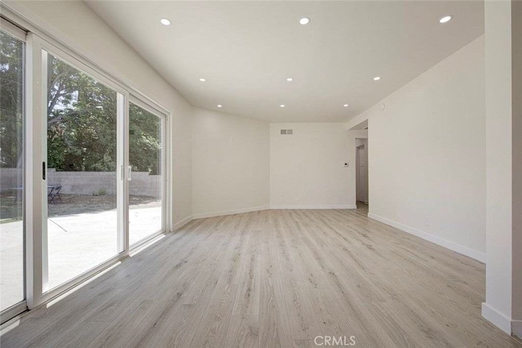 8358 Nestle Ave - Photo 5 of 18
