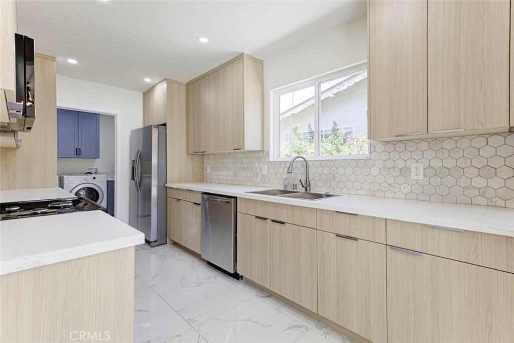 8358 Nestle Ave - Photo 7 of 18