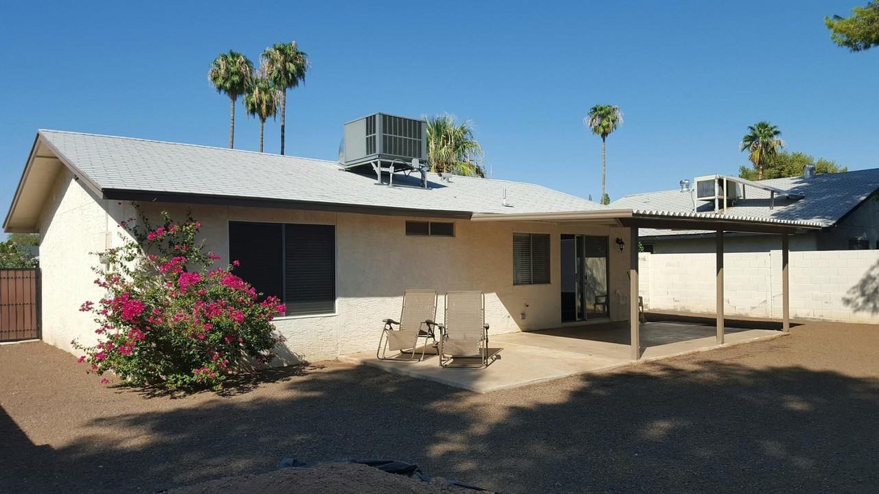 2139 W Enid Ave - Photo 3 of 13