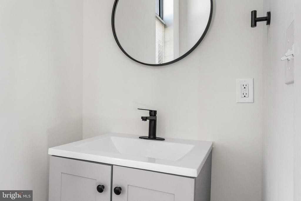 420 Chestnut St ##2 - Photo 6 of 20