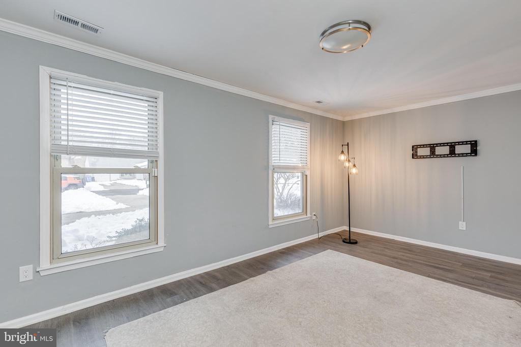 45 Stratford Ln - Photo 5 of 25