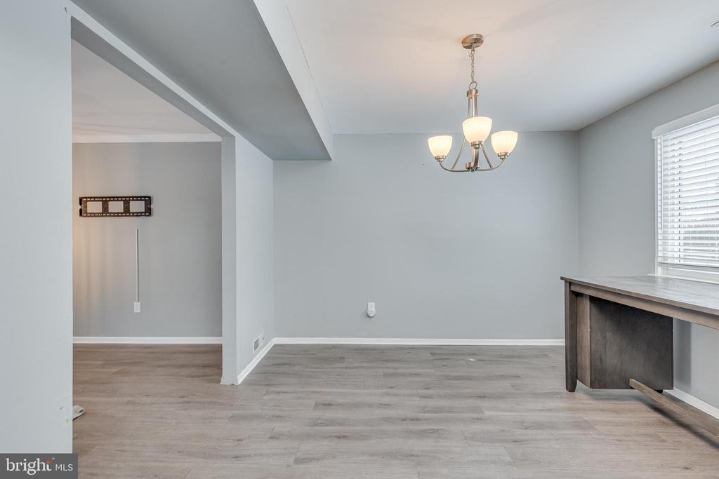 45 Stratford Ln - Photo 7 of 25