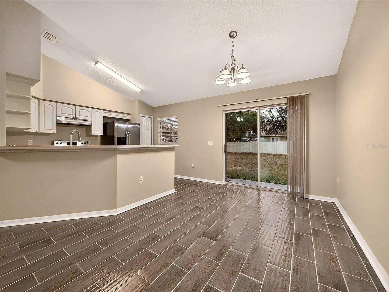 835 Lancaster Ave - Photo 5 of 14