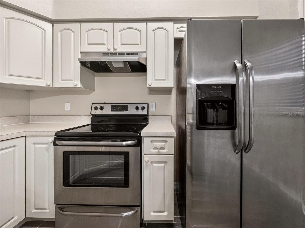 835 Lancaster Ave - Photo 7 of 14