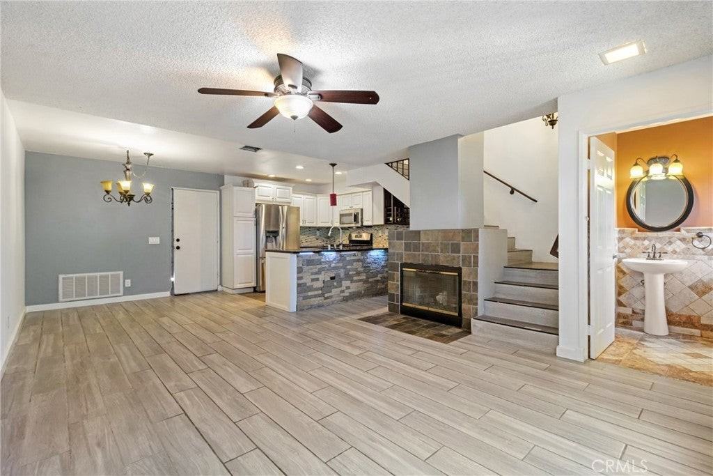 12411 Osborne St - Photo 5 of 24