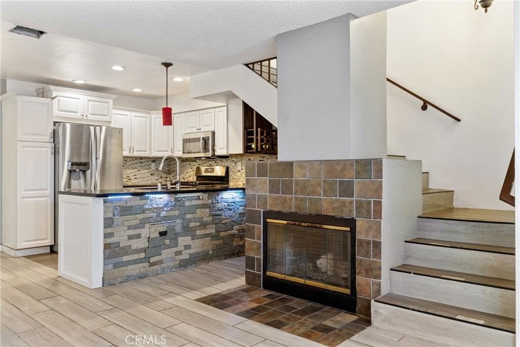 12411 Osborne St - Photo 6 of 24