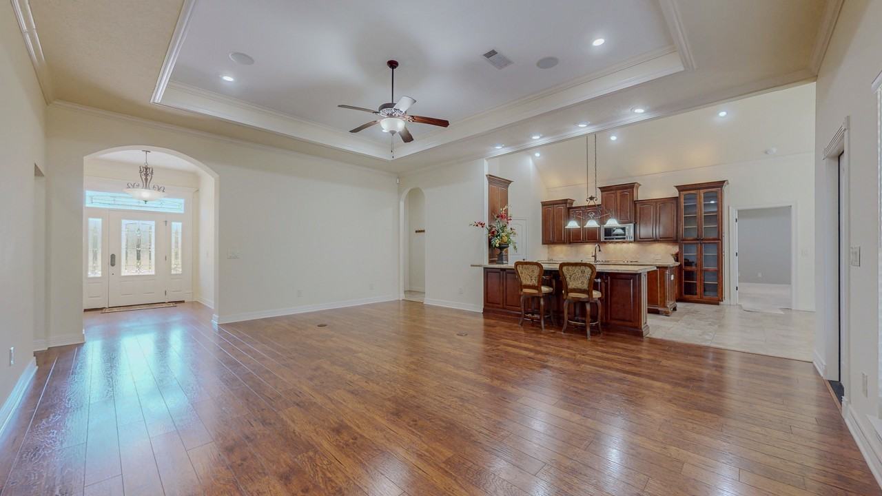 313 Winding Brook Dr - Photo 5 of 43