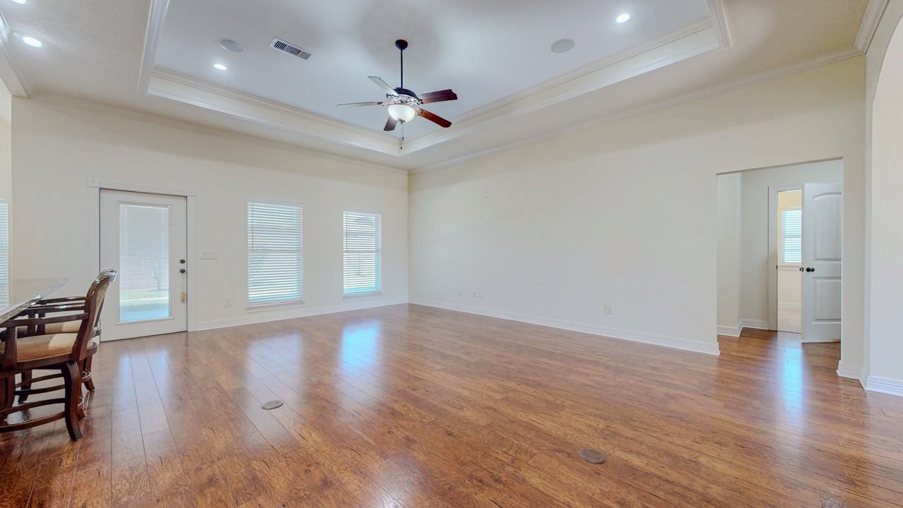 313 Winding Brook Dr - Photo 6 of 43