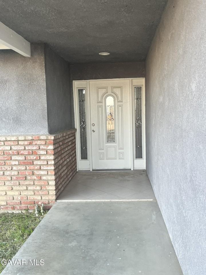 8512 Tamarack Ave - Photo 2 of 13