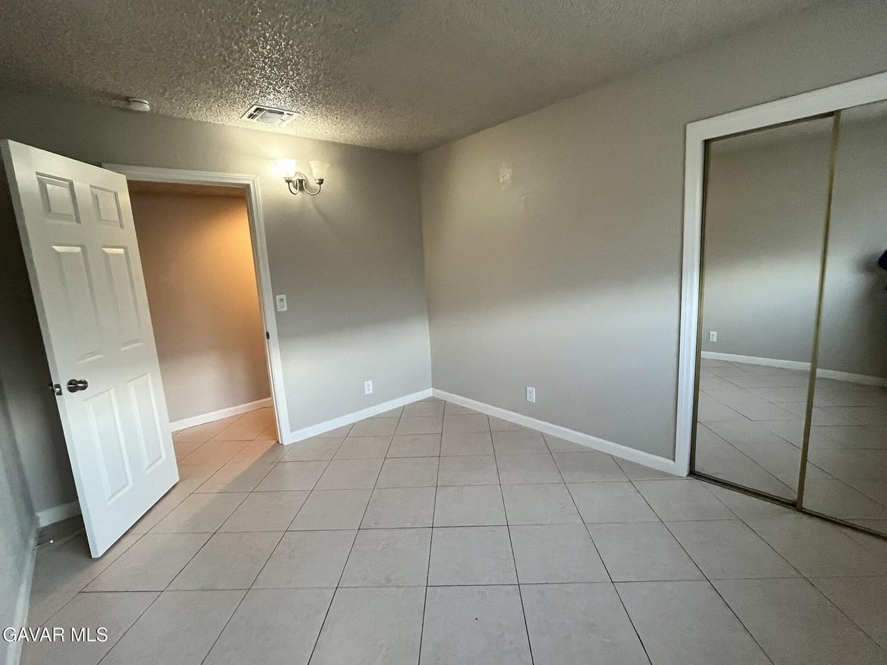 8512 Tamarack Ave - Photo 7 of 13