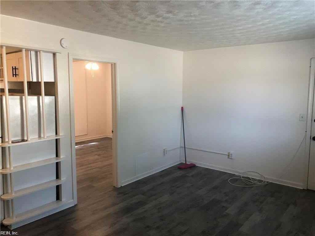 2403 Sewells Point Rd Apt 3 - Photo 2 of 6