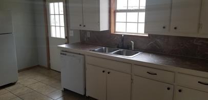 195 S Cumberland St - Photo 5 of 11