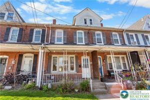 featured image of 48 South St