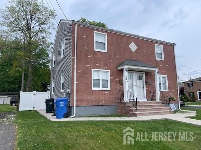 545 Olive Pl - Photo 2 of 15