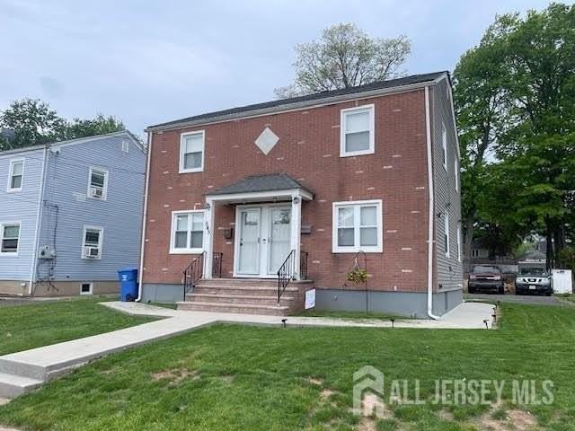 545 Olive Pl - Photo 3 of 15