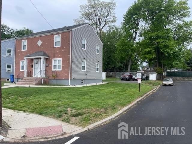 545 Olive Pl - Photo 4 of 15