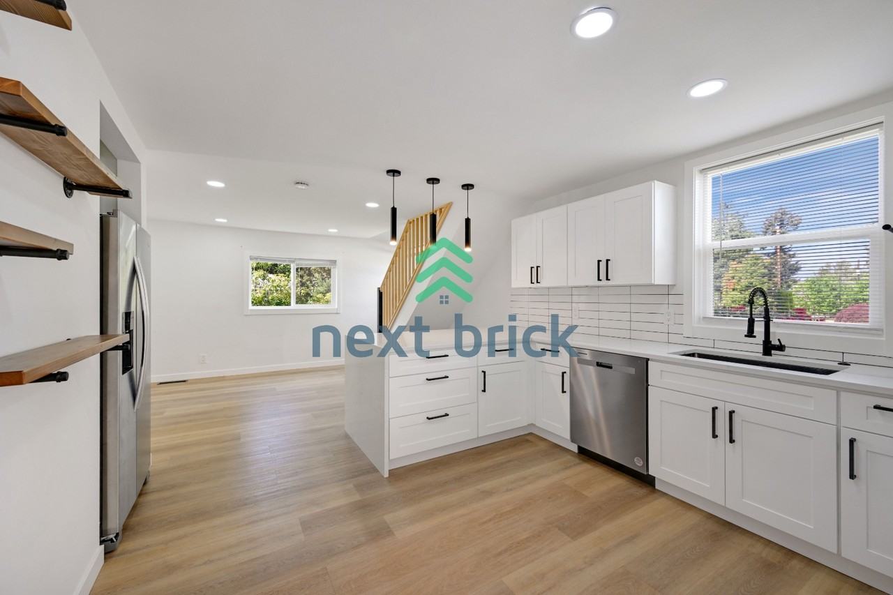 215 S 107th St - Photo 2 of 19