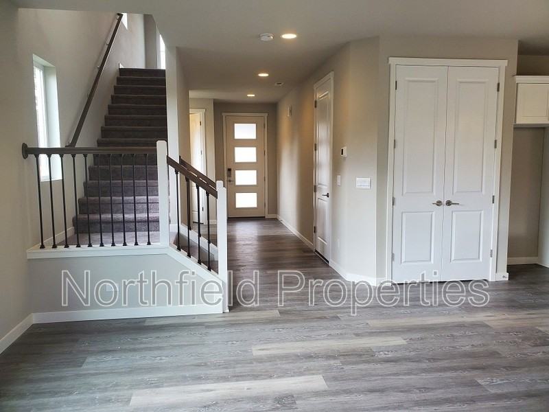 7605 61st Dr Ne - Photo 2 of 37