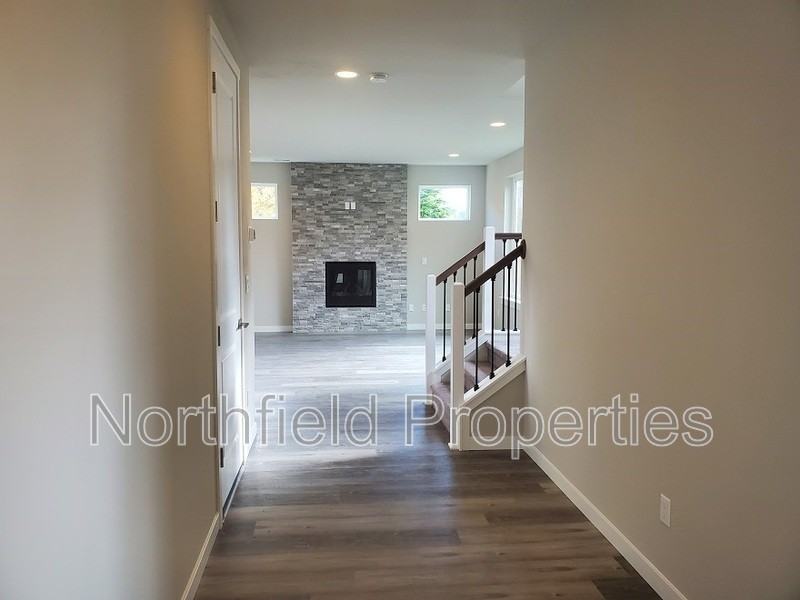 7605 61st Dr Ne - Photo 3 of 37