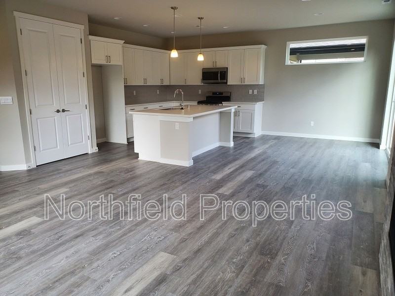 7605 61st Dr Ne - Photo 5 of 37