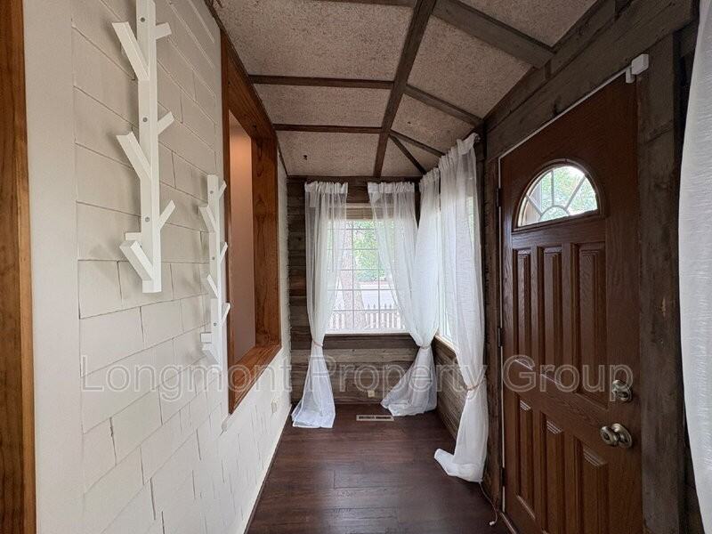845 Martin St - Photo 3 of 32
