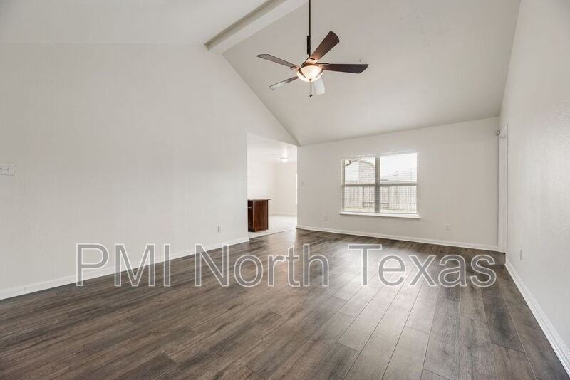 1911 Pilot Point Way - Photo 5 of 24