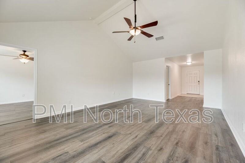1911 Pilot Point Way - Photo 6 of 24