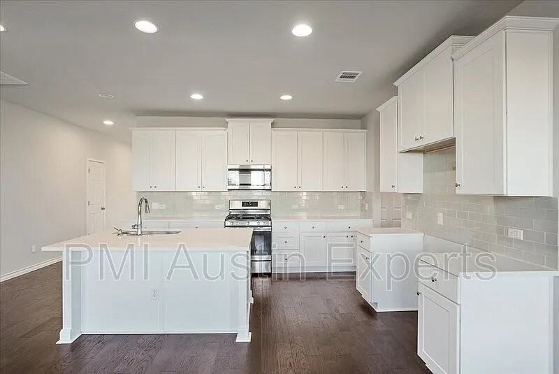 405 Coba St - Photo 2 of 25