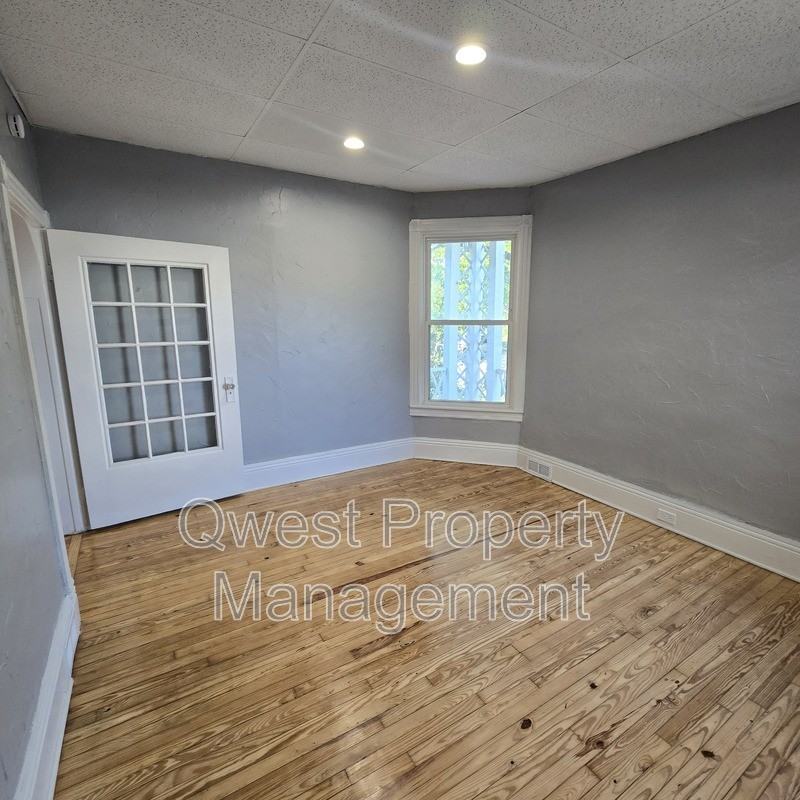 747 1st St Nw #1 - Photo 3 of 10
