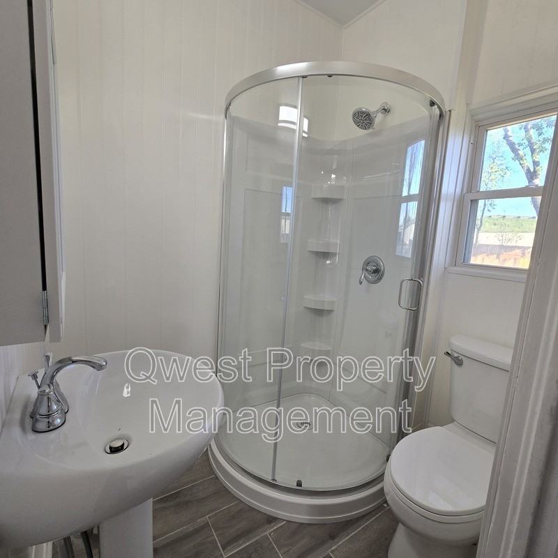 747 1st St Nw #1 - Photo 7 of 10
