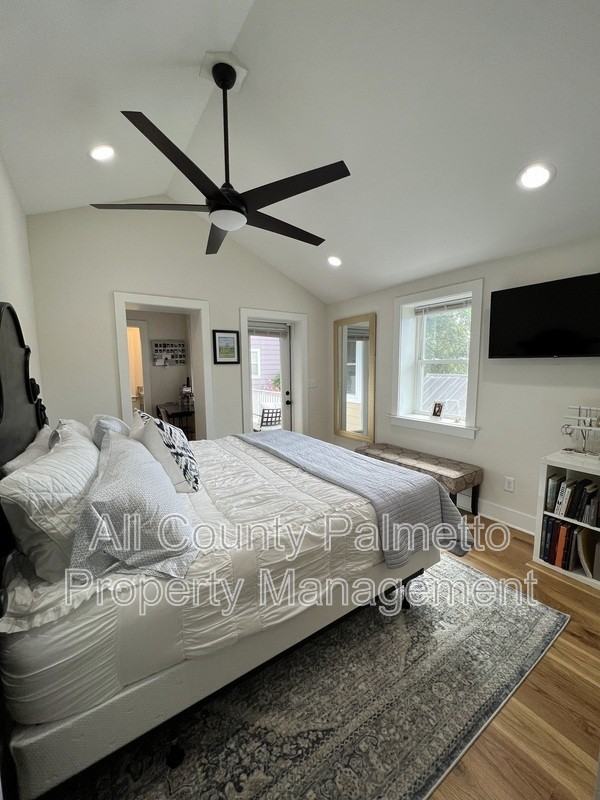 278 Ashley Ave - Photo 7 of 20