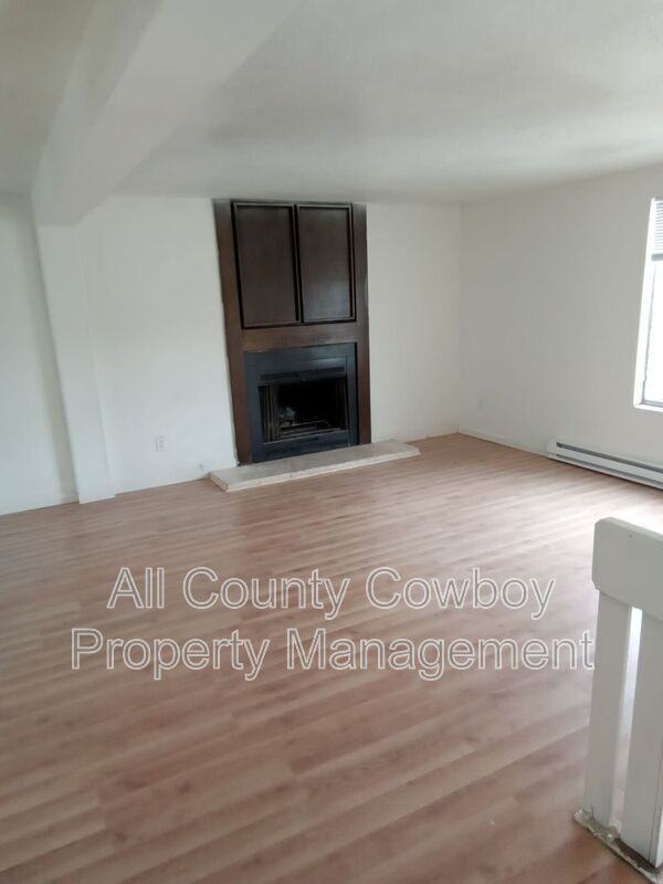 705 Ferris Ct #4 - Photo 3 of 8