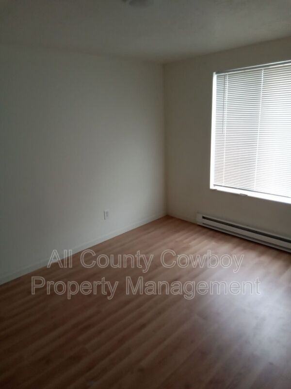 705 Ferris Ct #4 - Photo 5 of 8