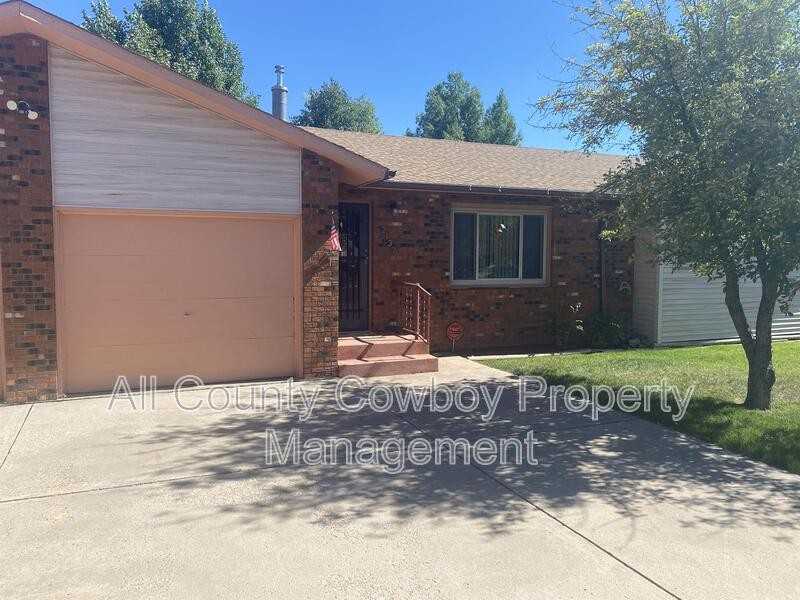 2132 Carrington Ct - Photo 2 of 16
