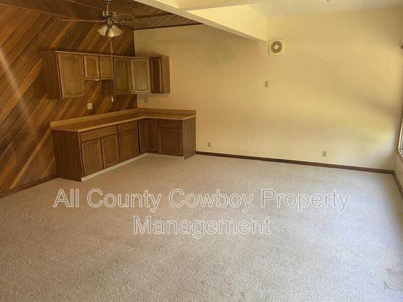 2132 Carrington Ct - Photo 6 of 16