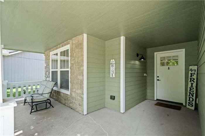 1817 Delaware St - Photo 2 of 18