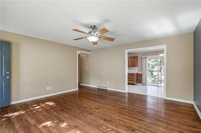 12914 Pennycross Rd - Photo 3 of 19