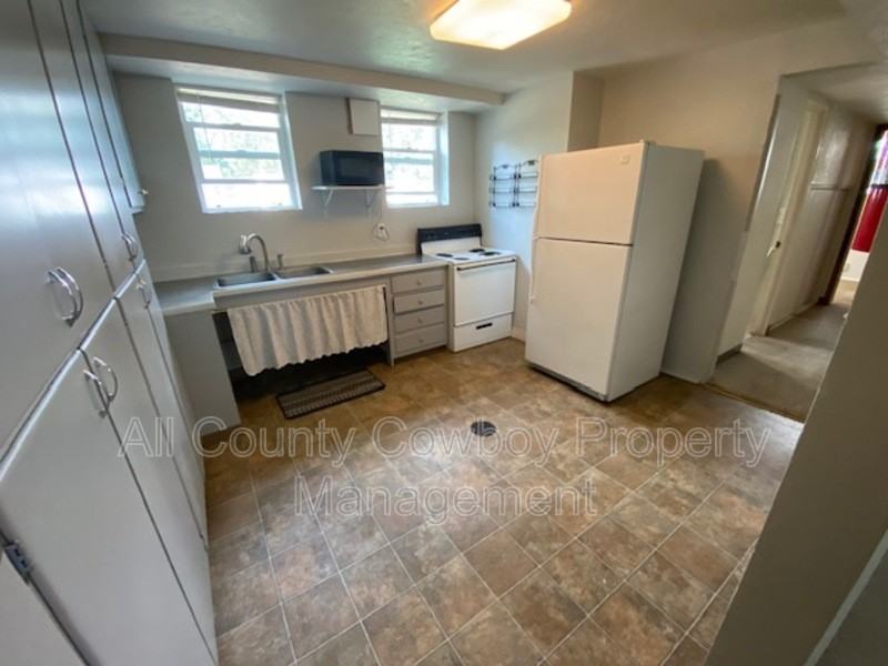 1116 1/2 E Harney St - Photo 2 of 15