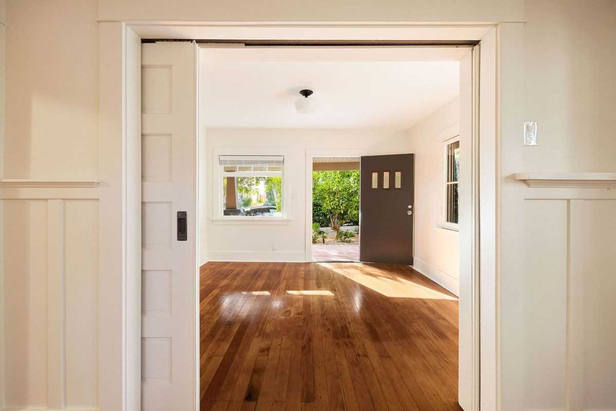 1123 W Kensington Rd - Photo 3 of 16