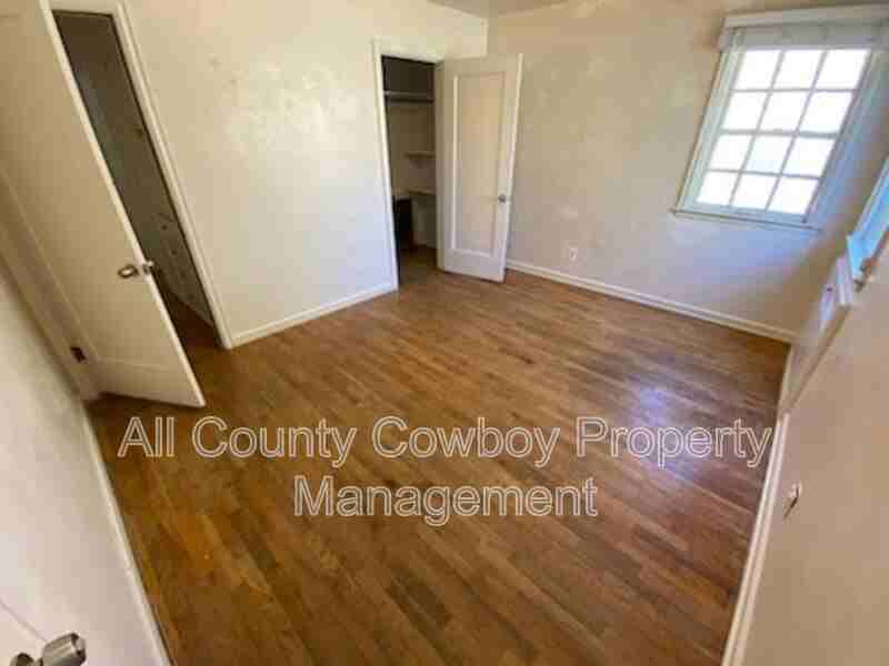 310 S 12th St - Photo 7 of 12
